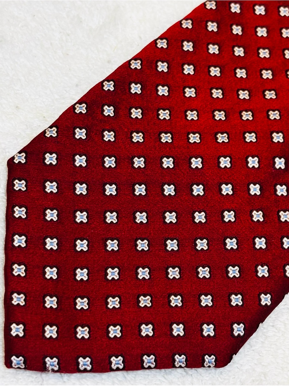 Brand New Corporate Power Tie By JOS A. BANK (Signature Collection)